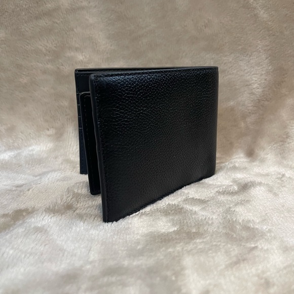 NWT Michael Kors Billfold with Pass Case - Picture 3 of 7